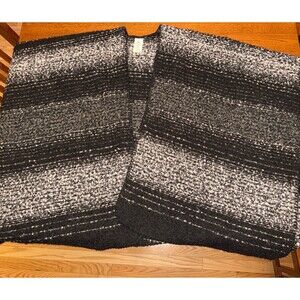Woolrich Poncho Women's One Size Black White Stripe Blanket Wrap Sweater